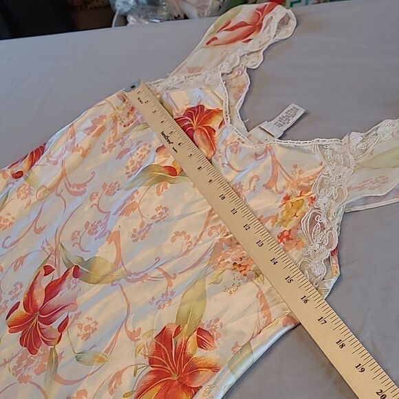 Kim Rogers intimates 100& poly down - Picture 4 of 7